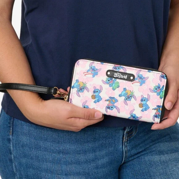 Disney Stitch Wallet - Picture 2 of 5